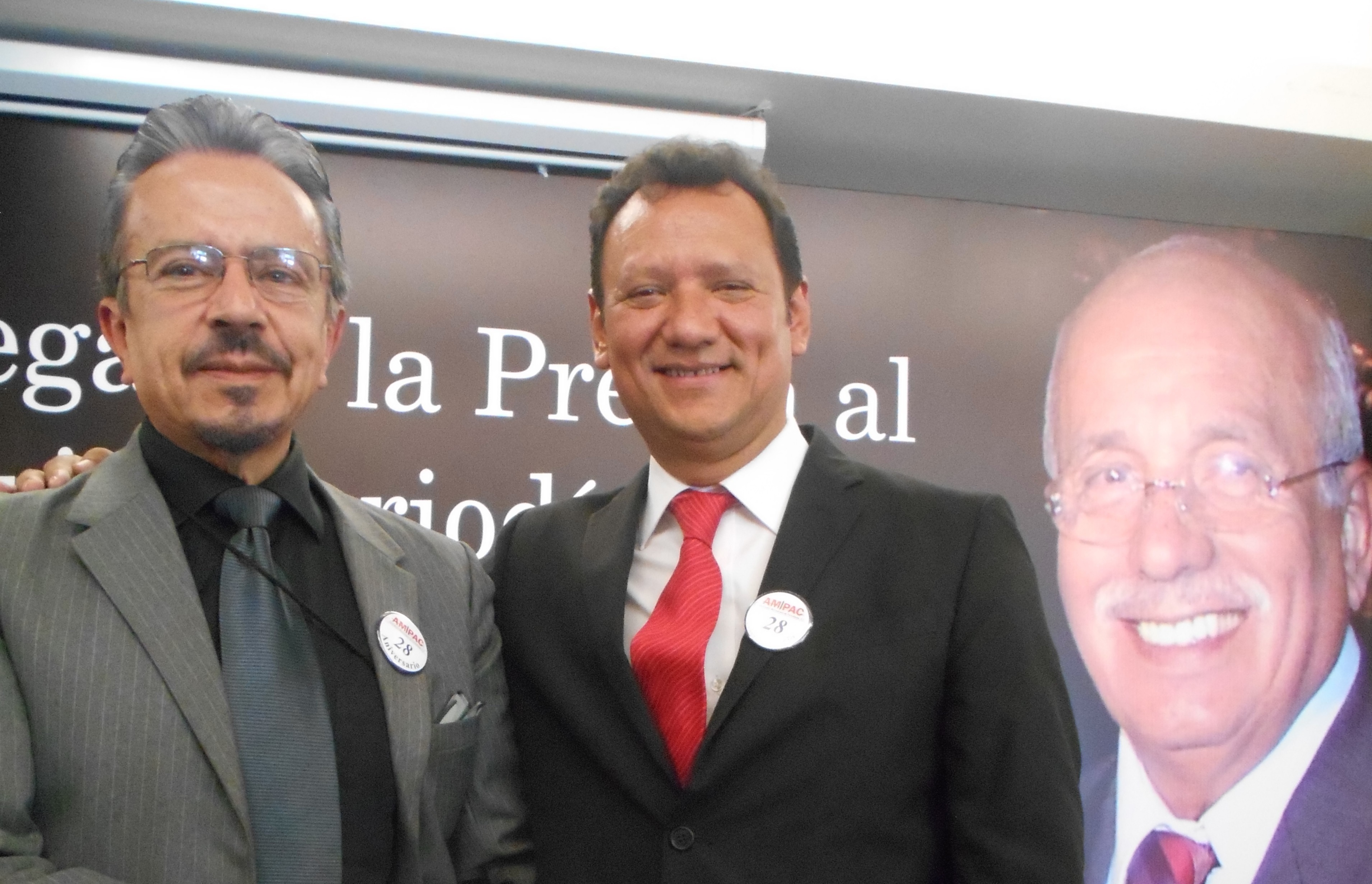 Eduardo Garibay Mares y el Presidente de AMIPAC Carlos Hurtado Cabrera