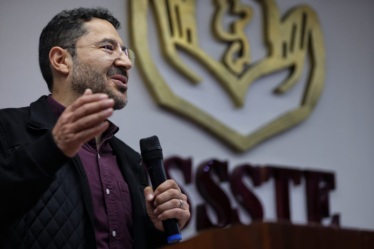 Fundación del Issste hace 65 años es una conquista social de los maestros: Martí Batres